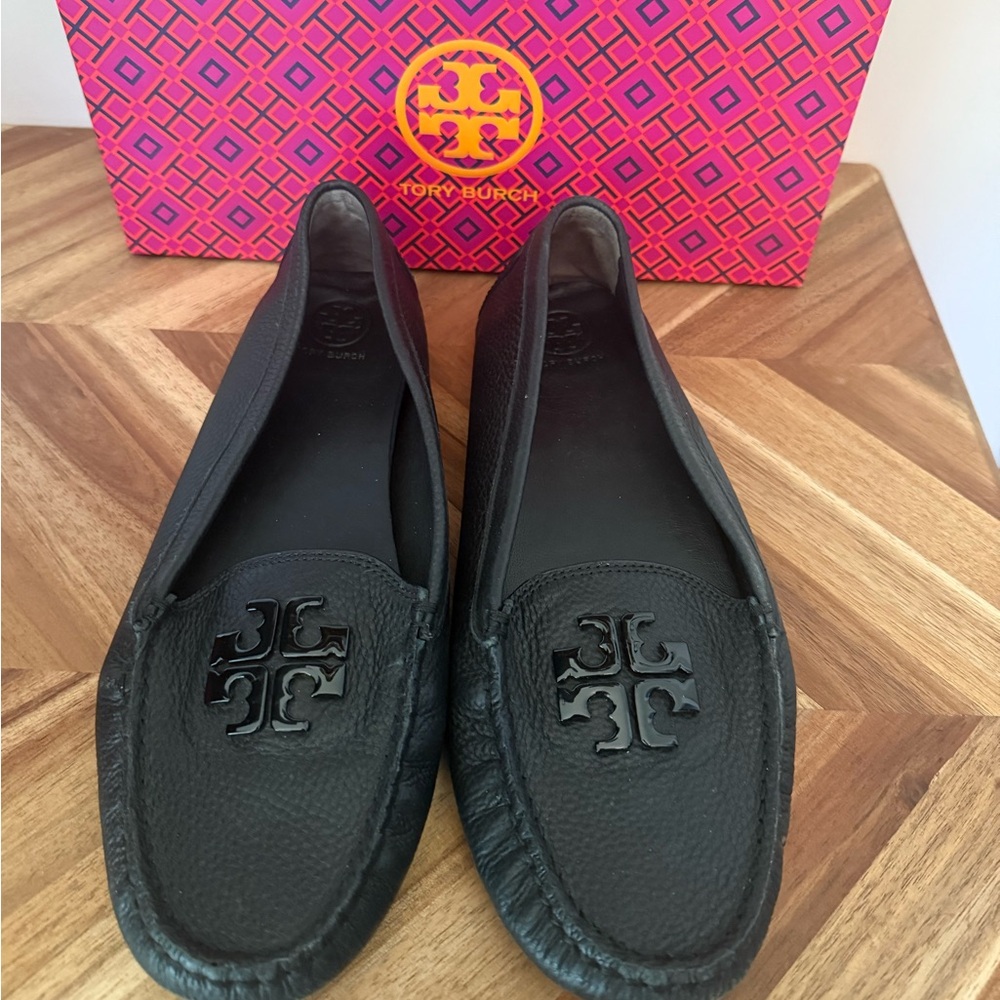 Tory Burch Size 10 Black Lowell 2 Driver Tumbled Leather Loafers